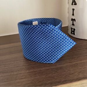 NWOT Michael Kors Blue Patterned Men's Tie 100% Silk